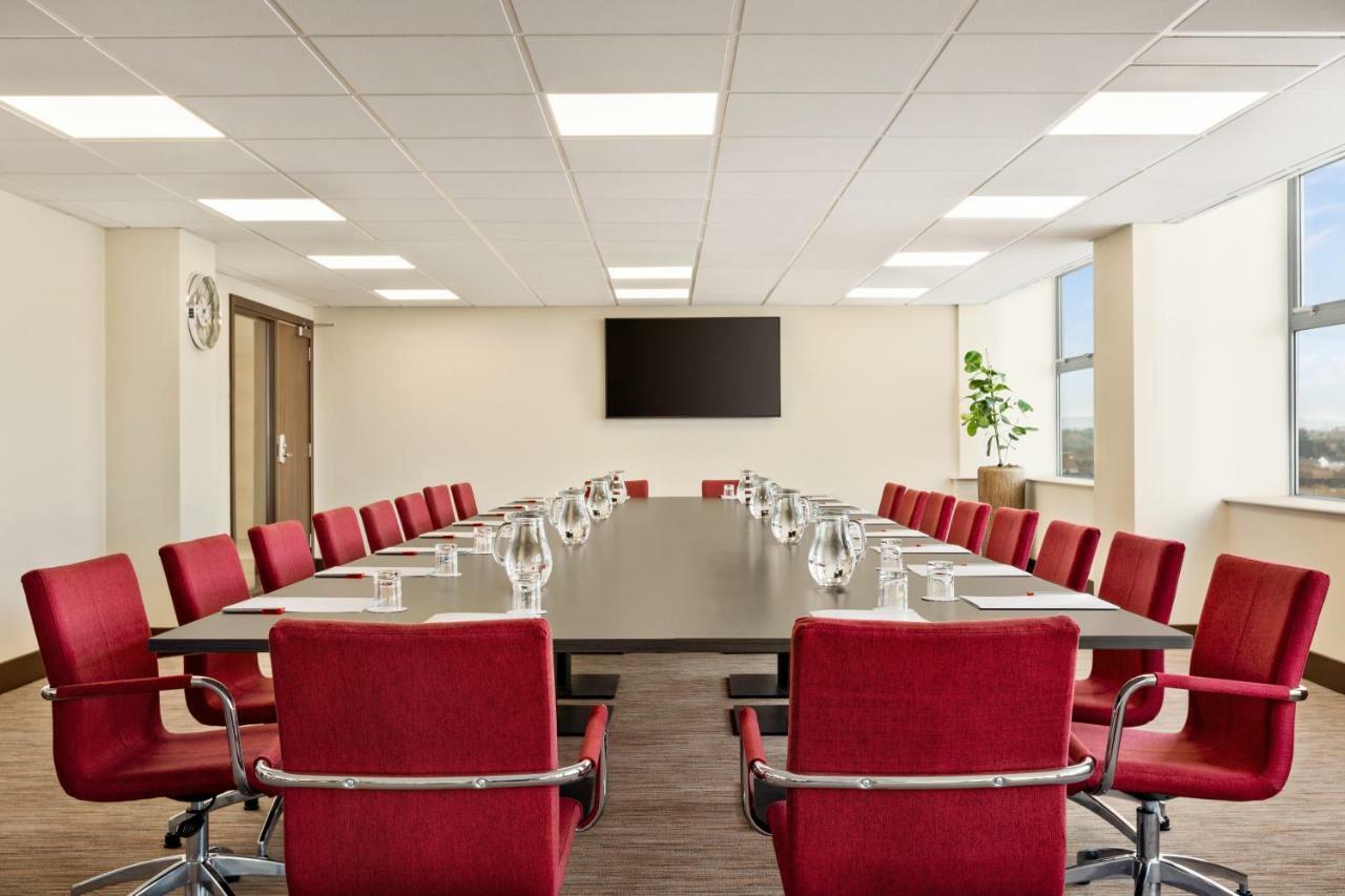 Ramada East Kilbride Hotel ภายนอก รูปภาพ