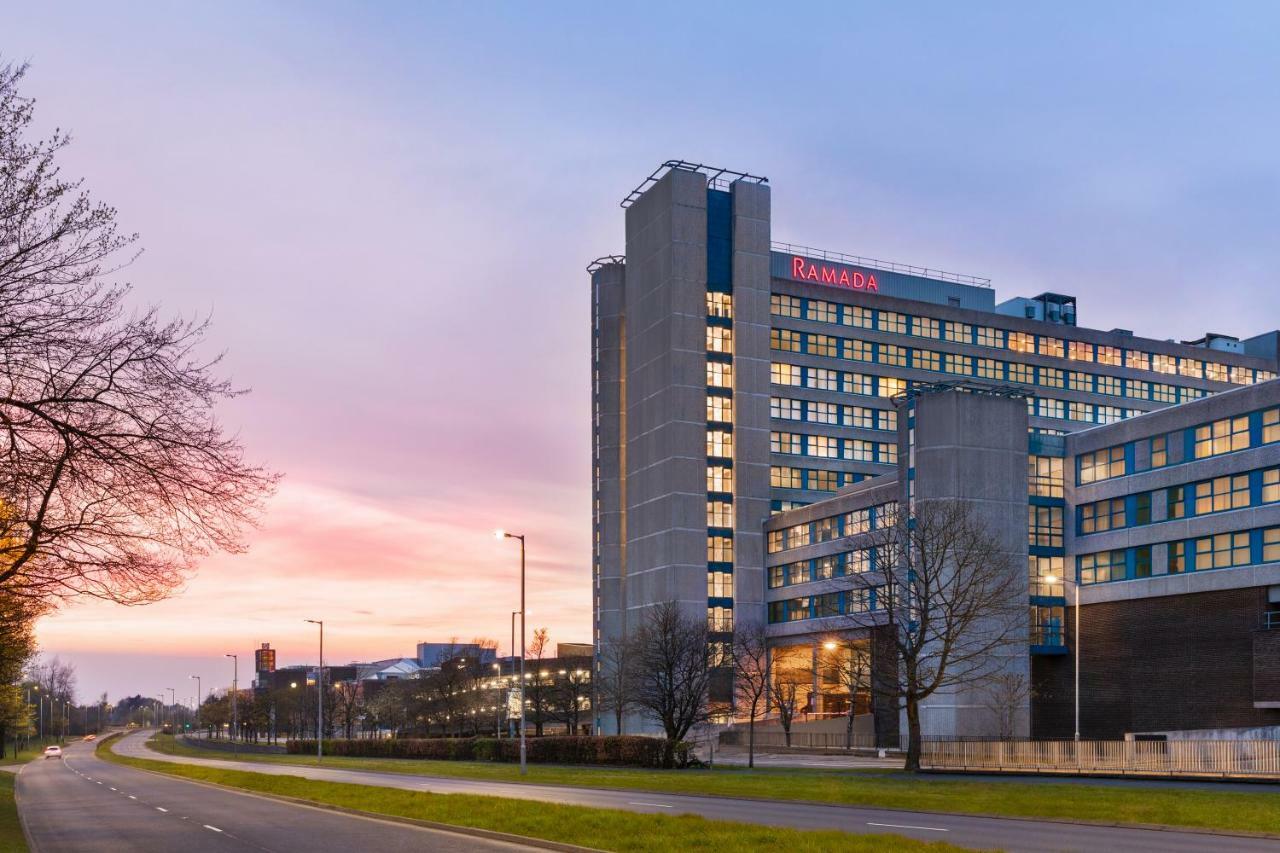 Ramada East Kilbride Hotel ภายนอก รูปภาพ